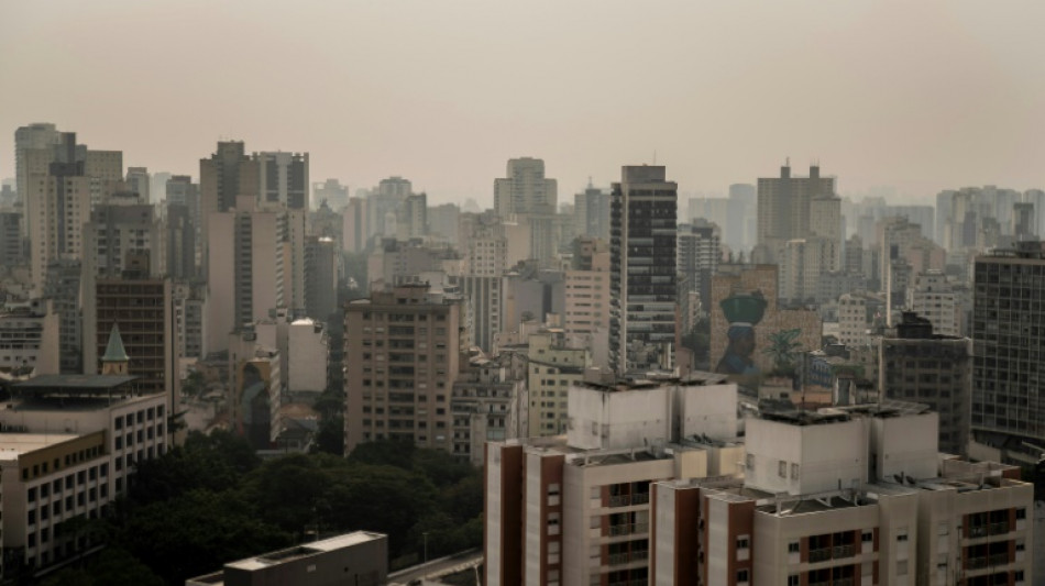 Fumaça de incêndios na Amazônia atinge grandes cidades do país e se espalha pelo continente