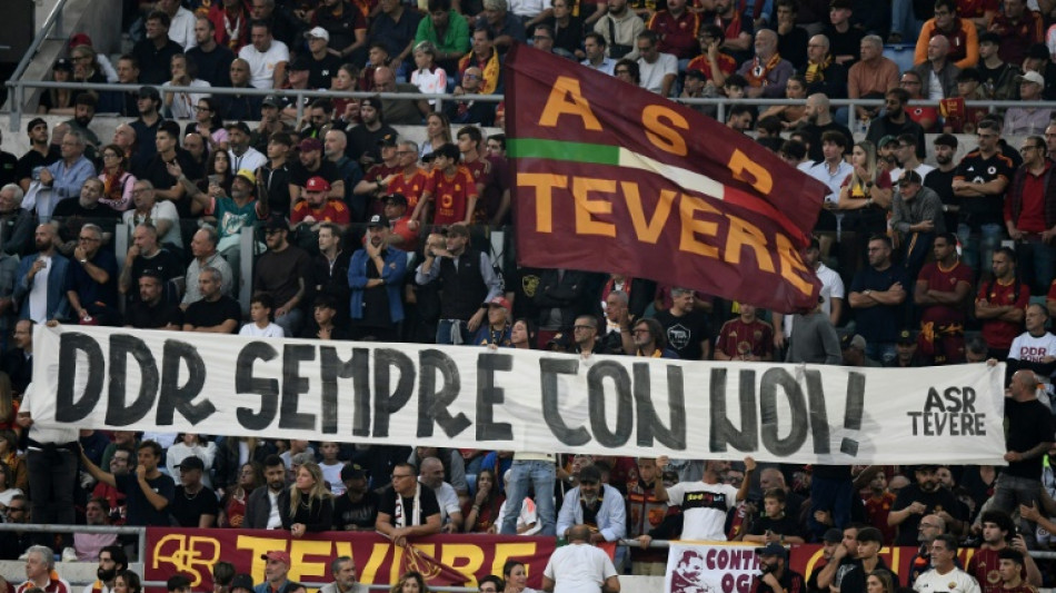 Roma stroll past Udinese as fans protest De Rossi sacking