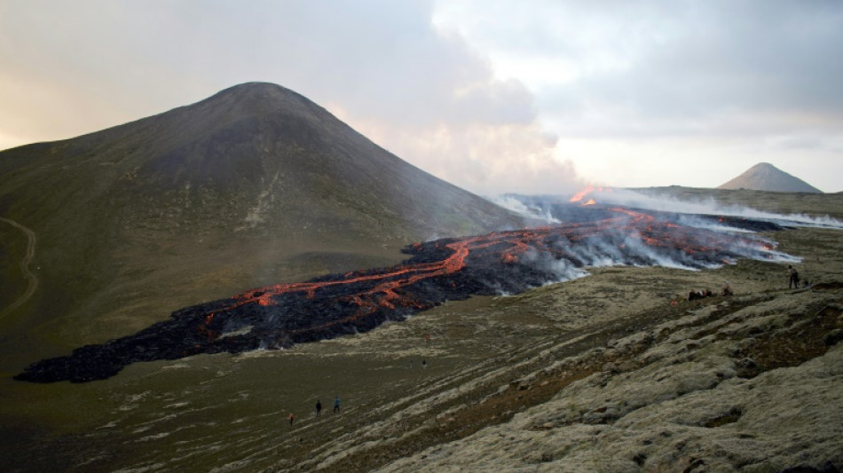 Residents get brief return to volcano-risk Icelandic town