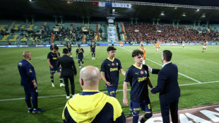 Fenerbahçe abandona final da Supercopa da Turquía aos 3 minutos de jogo