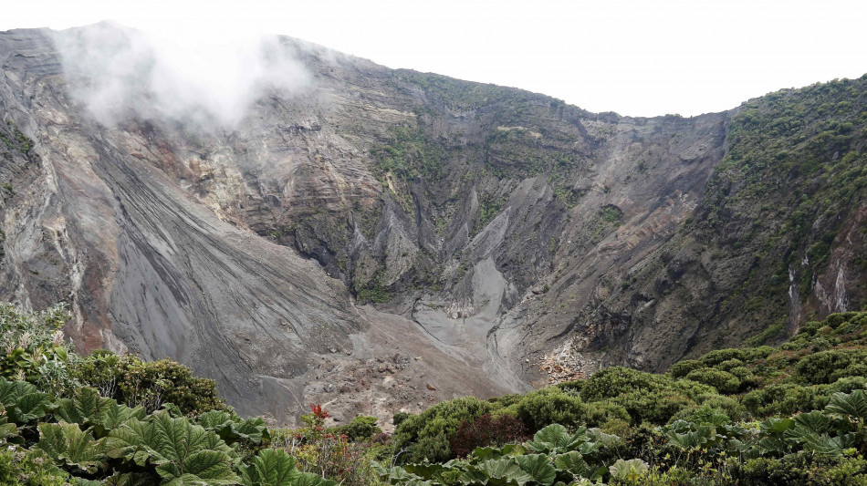 In Costa Rica eruzione del vulcano Poas, sospese le visite