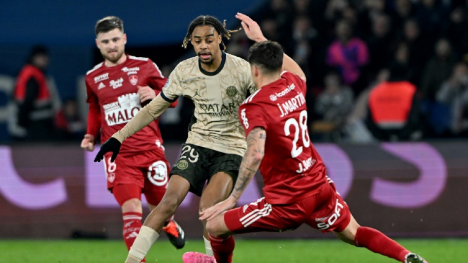 Ligue 1: Paris accroché par Brest en fin de match