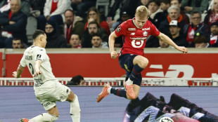 Lille vence Monaco (2-1) e sobe para 3º na Ligue 1; Marselha perde para Auxerre