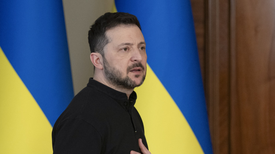 Zelensky nomina team negoziale per futuri colloqui di pace