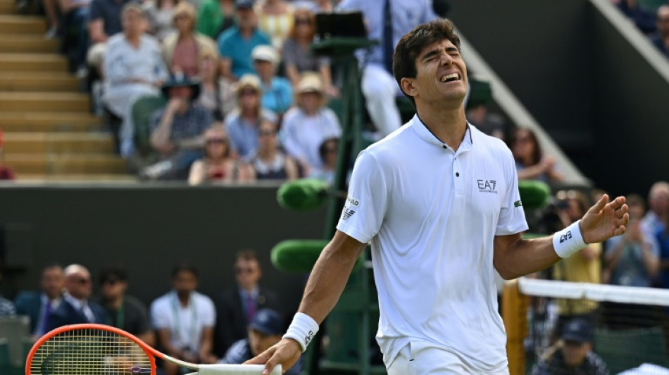 Cristian Garín pasa a cuartos de final con un titánico esfuerzo en Wimbledon