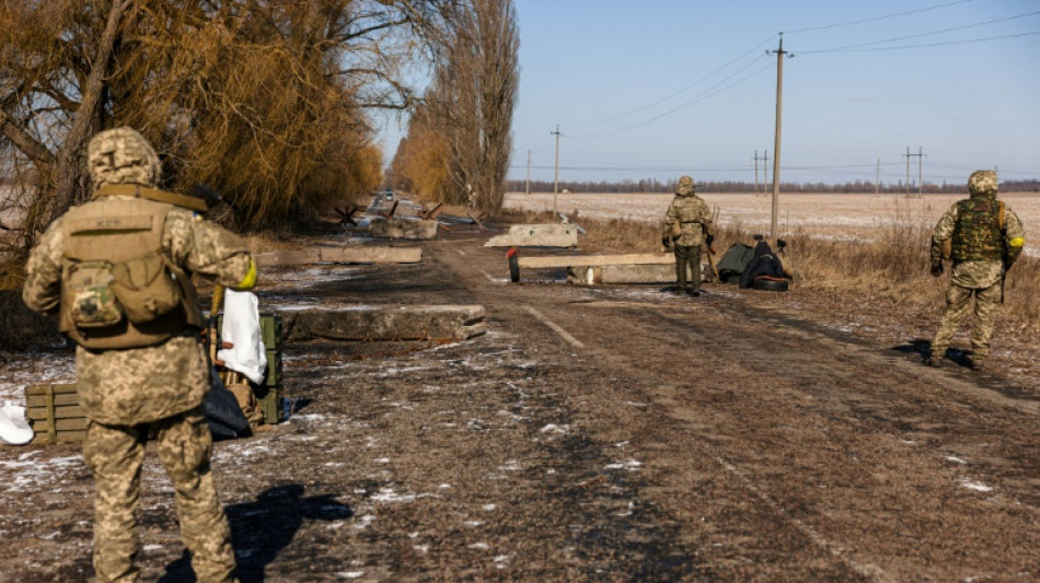 Les chars russes aux portes de Kiev, l'UE s'attend à des millions de réfugiés 