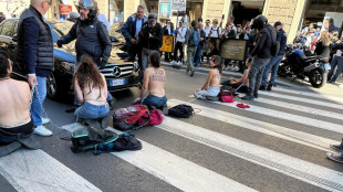 Carcere per chi blocca le strade, ira delle opposizioni