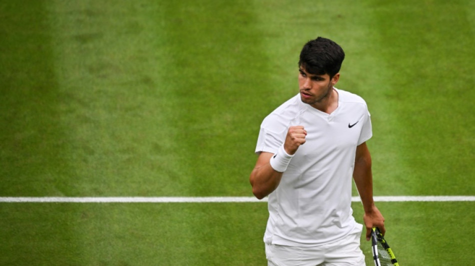 Alcaraz vence en tres sets a Vukic y pasa a tercera ronda en Wimbledon