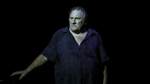 Ator francês Gérard Depardieu é acusado de estupro por jornalista espanhola