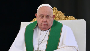 Papa sofre de pneumonia, anuncia Vaticano