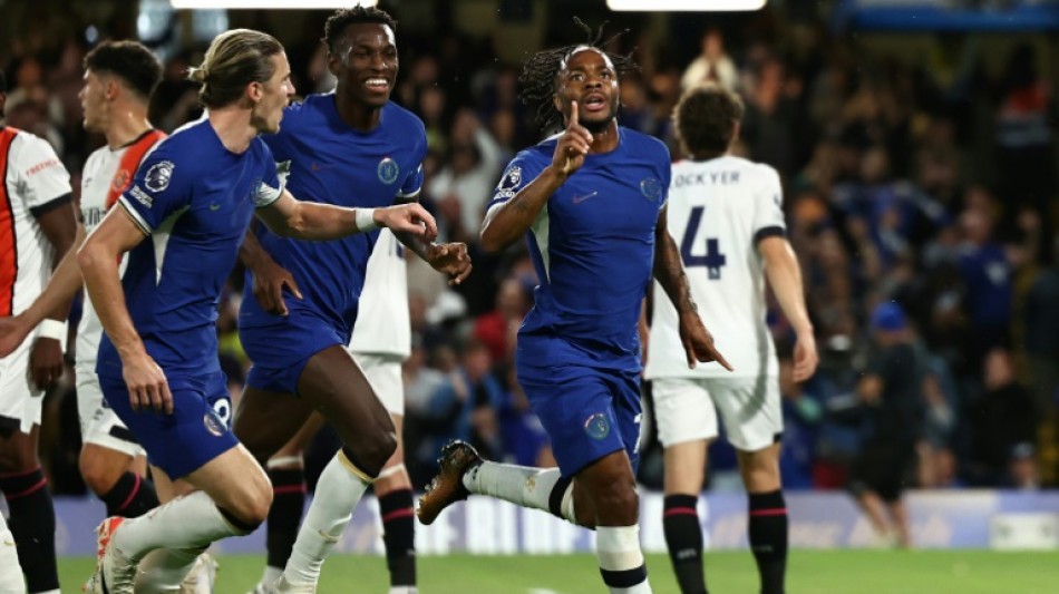 Chelsea vence Luton (3-0) com dois gols de Sterling