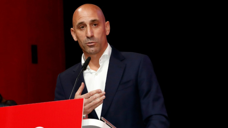 Scandale du baiser forcé : le patron du foot espagnol Luis Rubiales s'accroche à son poste et contre-attaque 