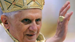 Benedicto XVI, papa ultraconservador de una iglesia marcada por los escándalos