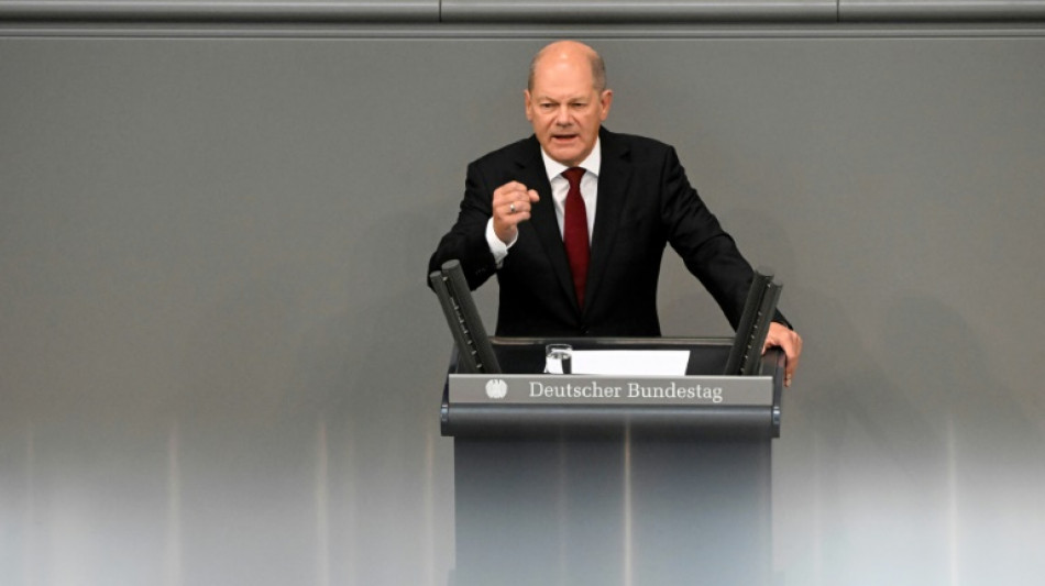 L'Allemagne va "passer" l'hiver malgré les erreurs de l'ère Merkel, assure Scholz