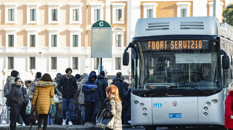 Lunedì stop bus e metro a Roma, l'8/11 è sciopero nazionale