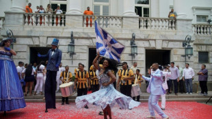 Brésil: le covid c'est fini, le carnaval c'est parti!