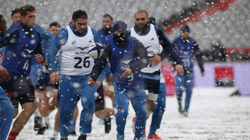 'More cautious' Dupont covers up in heavy Parisian snow before Argentina Test