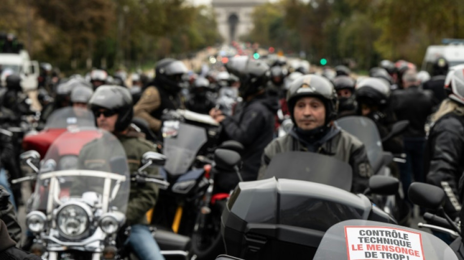 Contrôle technique des deux-roues: première réunion, motards dans les rues