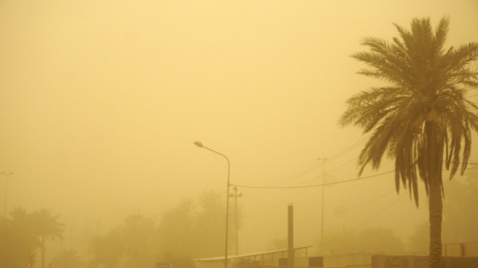 Una nueva tormenta de arena golpea a Irak y obliga a cerrar brevemente aeropuertos