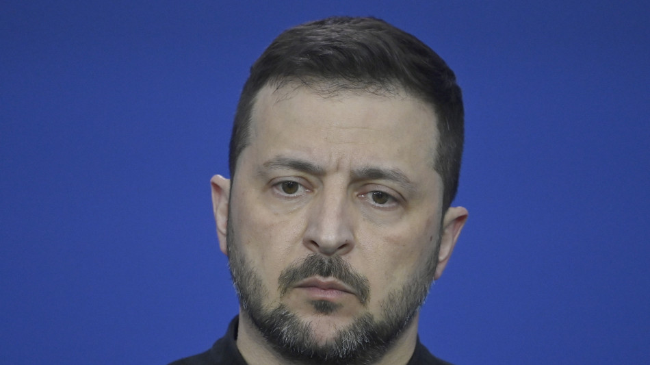 Zelensky, da Putin raid dimostrativi altro che telefonate