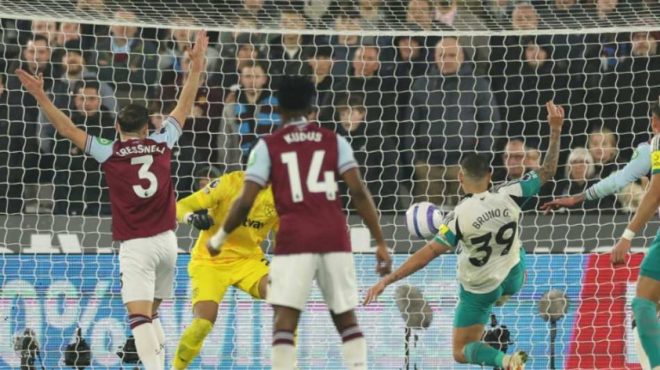 Newcastle sink West Ham to boost top four bid