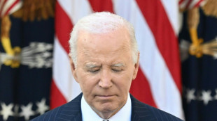 Juez declara ilegal plan de Biden que favorece a migrantes casados con estadounidenses