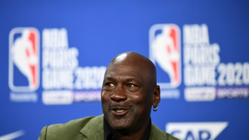 NBA: une paire de baskets portées par Michael Jordan vendue 1,38 million de dollars