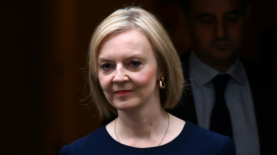 Désavouée par les marchés, Liz Truss assume ses baisses d'impôts