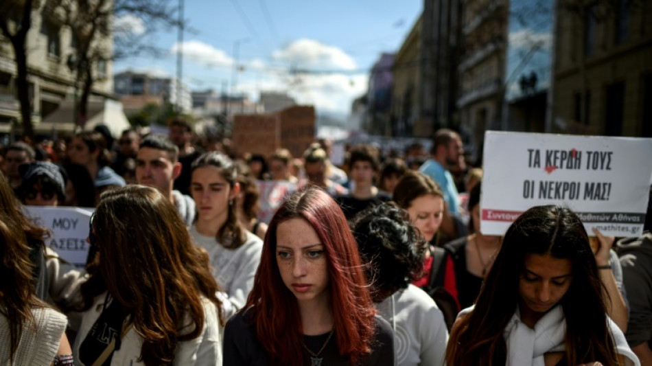 Familias de víctimas del accidente ferroviario en Grecia denuncian al primer ministro