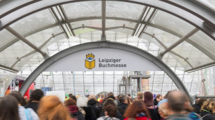 Dincer Gücyeter erhält für "Unser Deutschlandmärchen" Preis der Leipziger Buchmesse