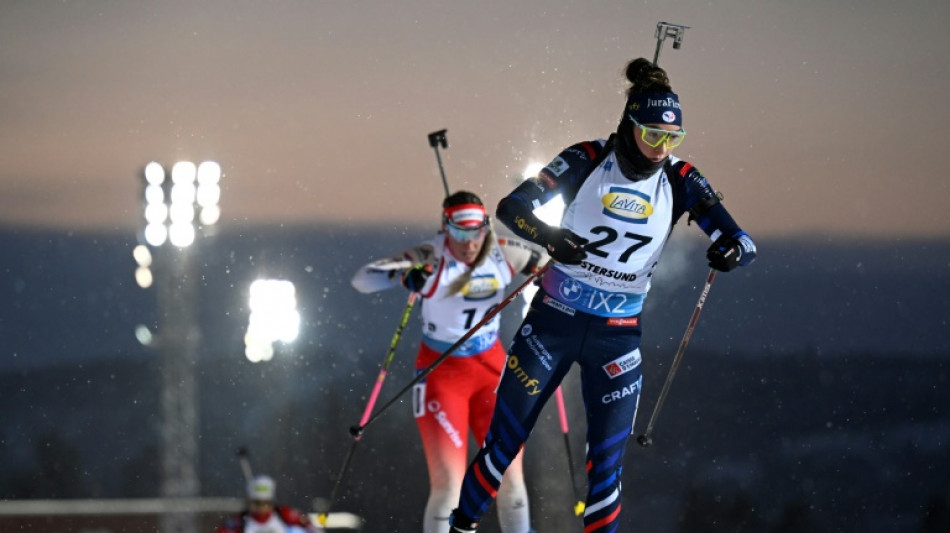 Biathlon: premier succès individuel de Lou Jeanmonnot, victorieuse du sprint à Östersund