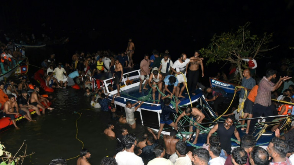 Al menos 22 muertos tras volcar un barco en India