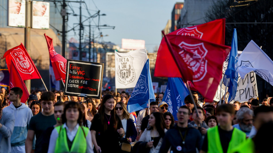 Serbia, Vucic 'per sabato si preparano scontri e violenze'