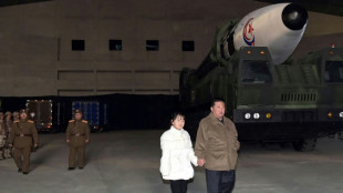 En Corée du Nord, Kim dévoile sa fille au monde lors d'un test de missile