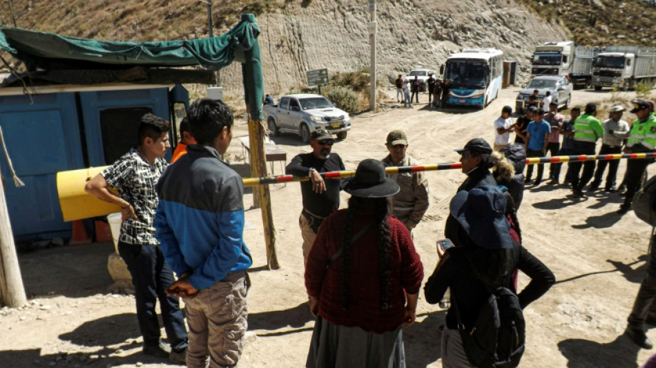 At least 27 dead in Peru gold mine fire 