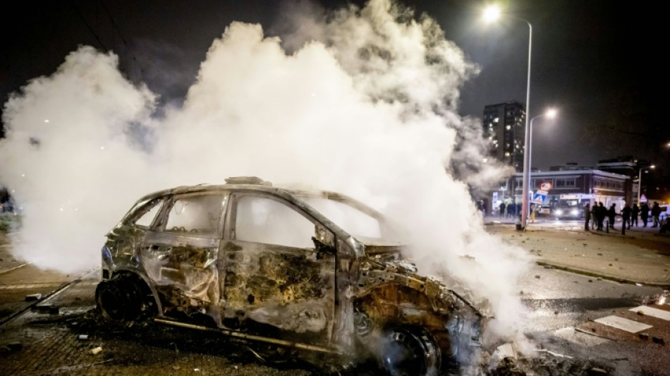 Six police hurt in riots between Eritreans in The Hague