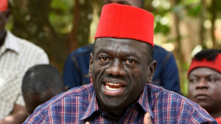 Ouganda: l'opposant historique Kizza Besigye attendu devant une cour martiale, selon son avocat 