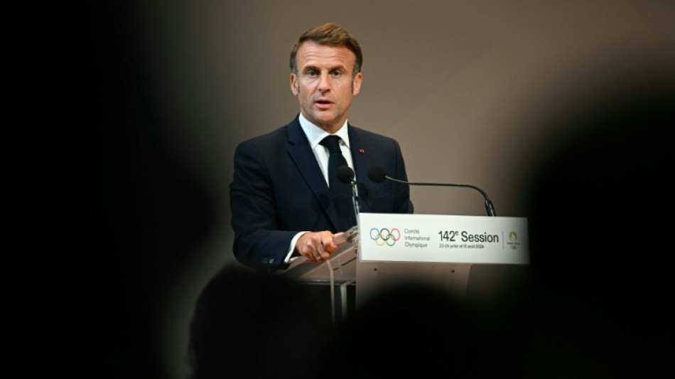 Macron temporise sur le gouvernement le temps des JO et balaie la candidature surprise de la gauche