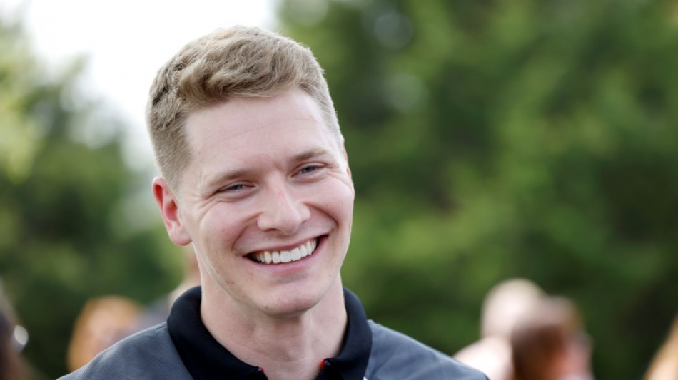 Newgarden charges into second in IndyCar chase with win