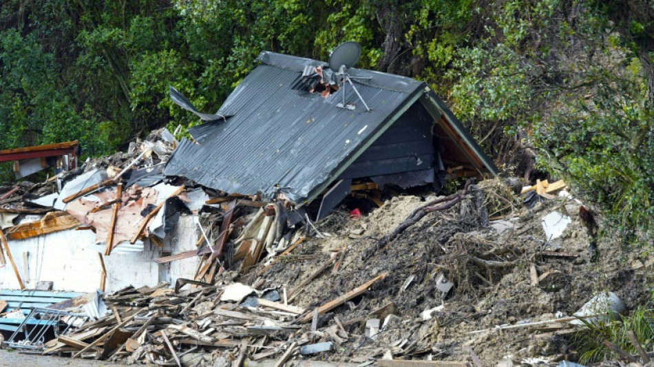 Flights grounded, power cut as storm lashes N.Zealand