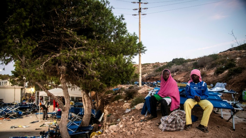 Ilha italiana é pressionada por chegada de migrantes que dobrou sua população