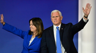 Ex-vice dos EUA Mike Pence desiste de corrida presidencial republicana