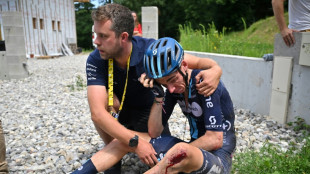 Jeu de massacre sur le Tour de France, Bardet abandonne