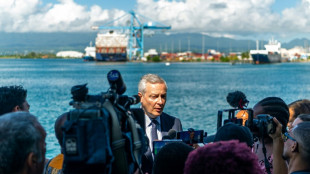 En Guadeloupe, Bruno Le Maire soutient l'extension du port et fustige la décroissance