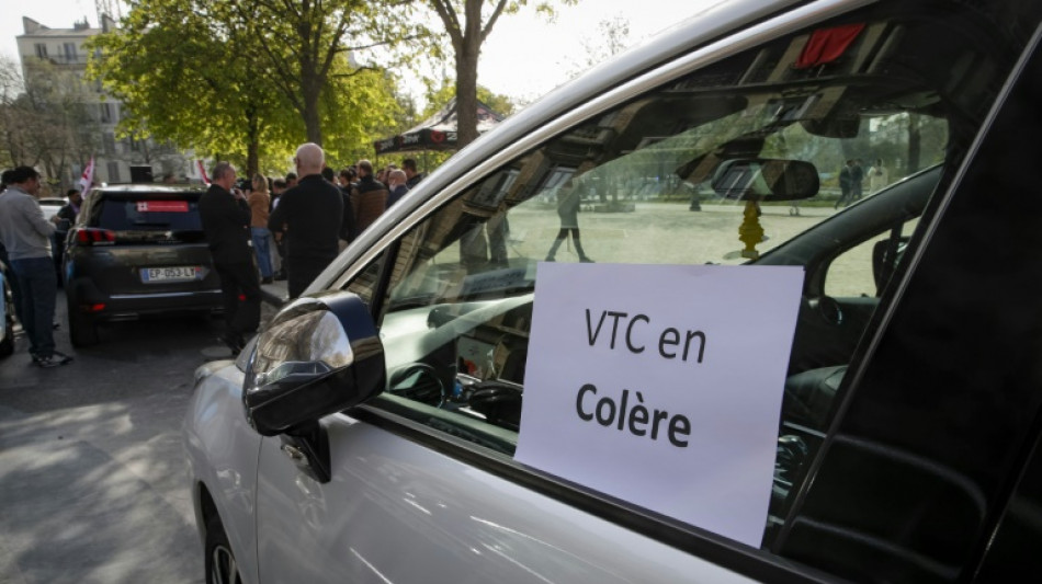 Les VTC manifestent à travers la France pour défendre leurs courses